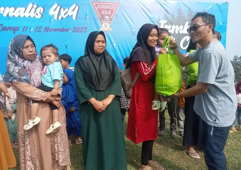 Peringati HUT Ke-15,...