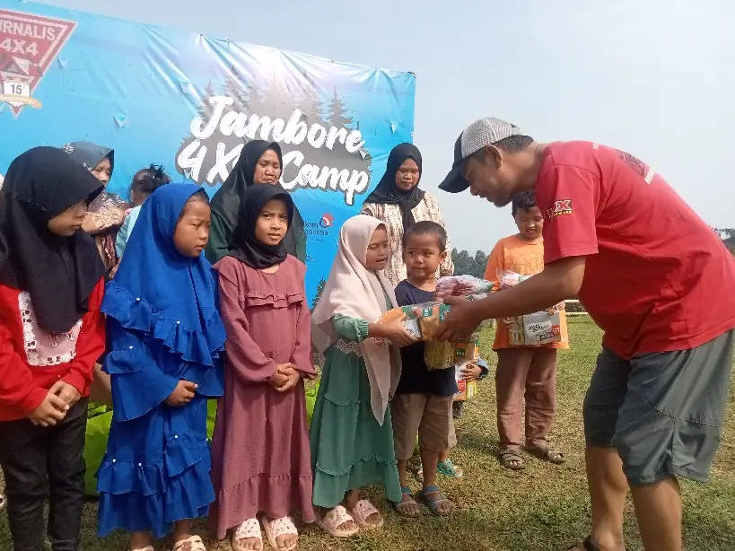 Peringati HUT Ke-15,...
