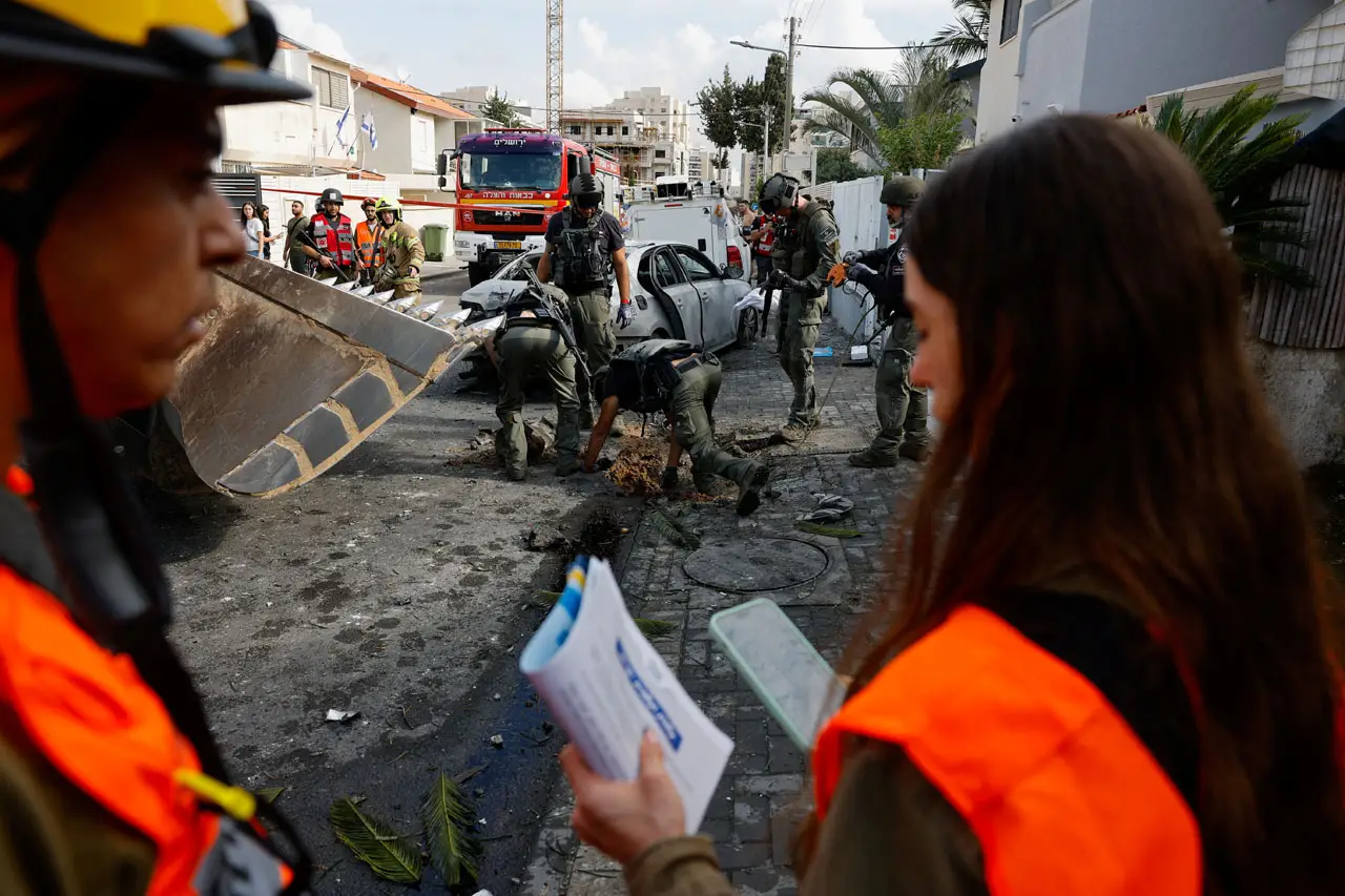 Roket Hamas Terobos...