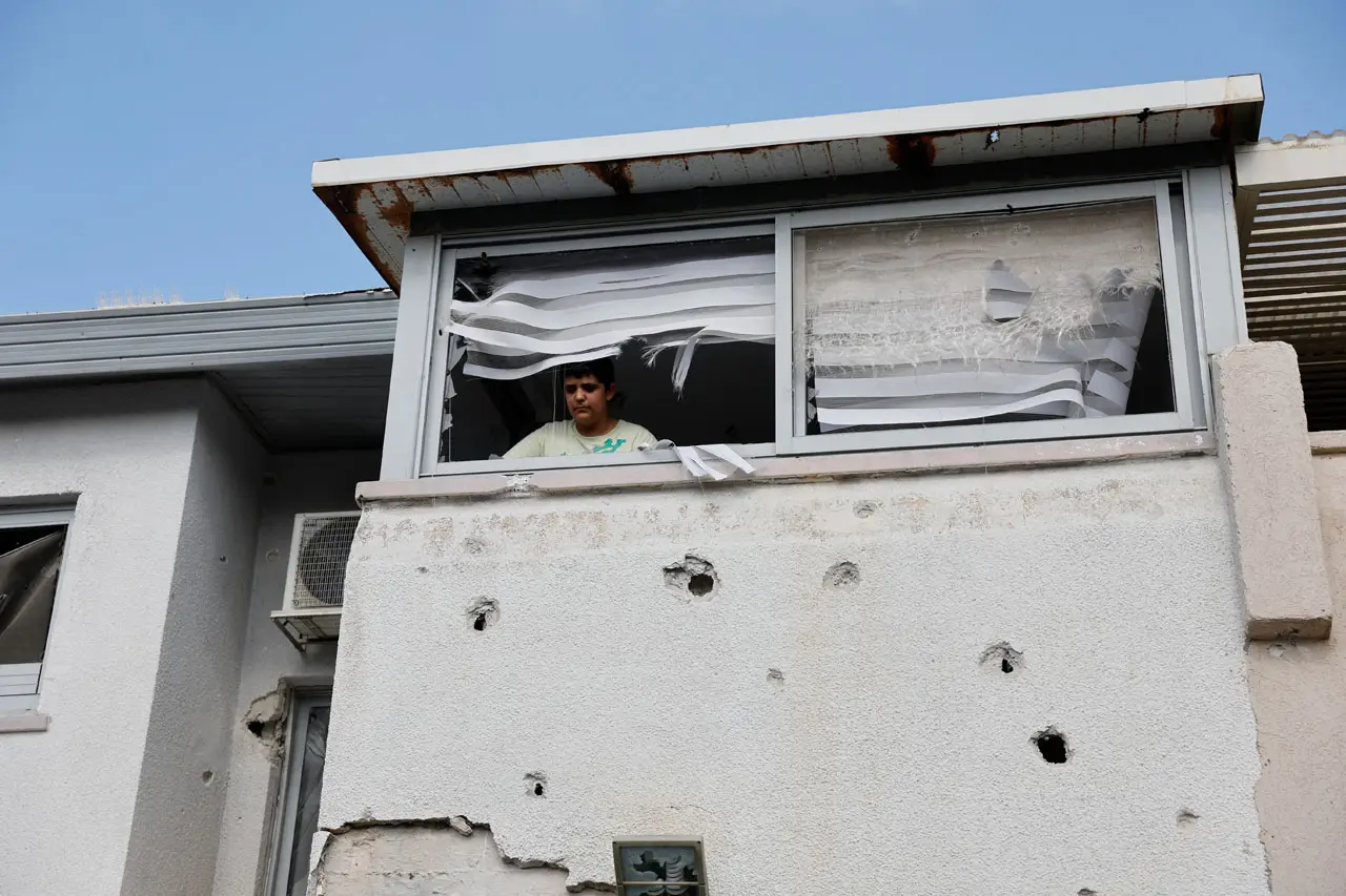 Roket Hamas Terobos...