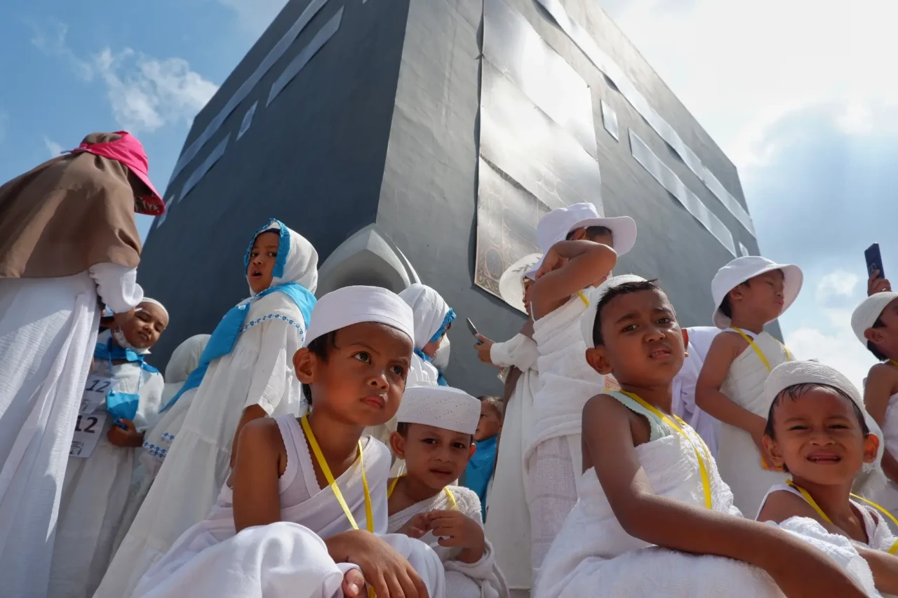 Keseruan Ratusan Anak...