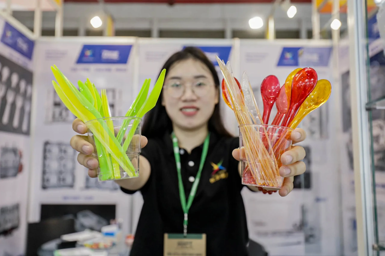 Pembukaan Pameran Plastics...