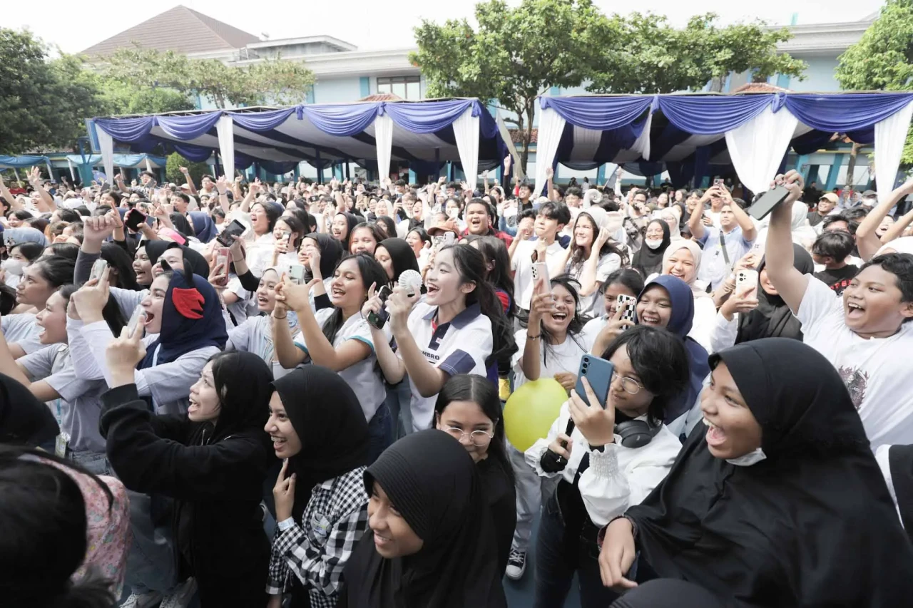 HiVi! Sukses Tutup Puncak...