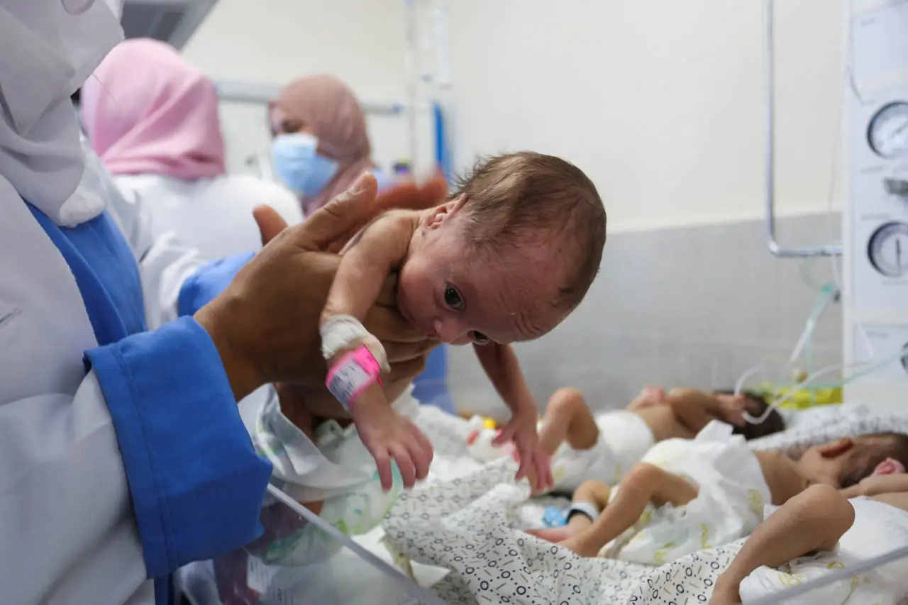 Senyum Bayi Prematur...