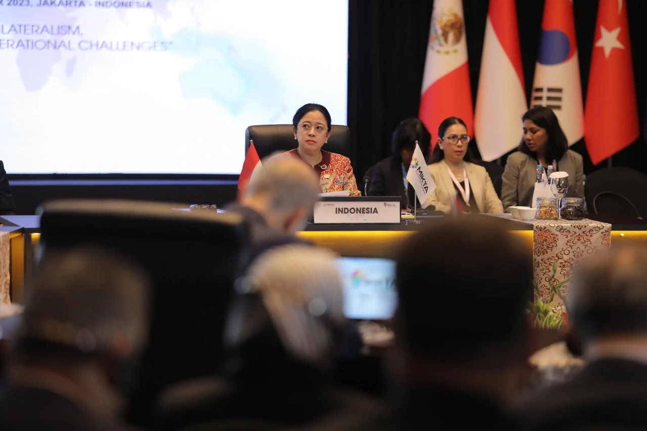 Puan Maharani Pimpin...