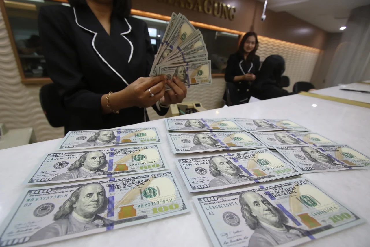 Rupiah Ditutup Menguat...