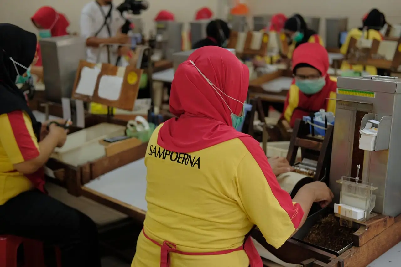 Sampoerna Perkuat Komitmen...
