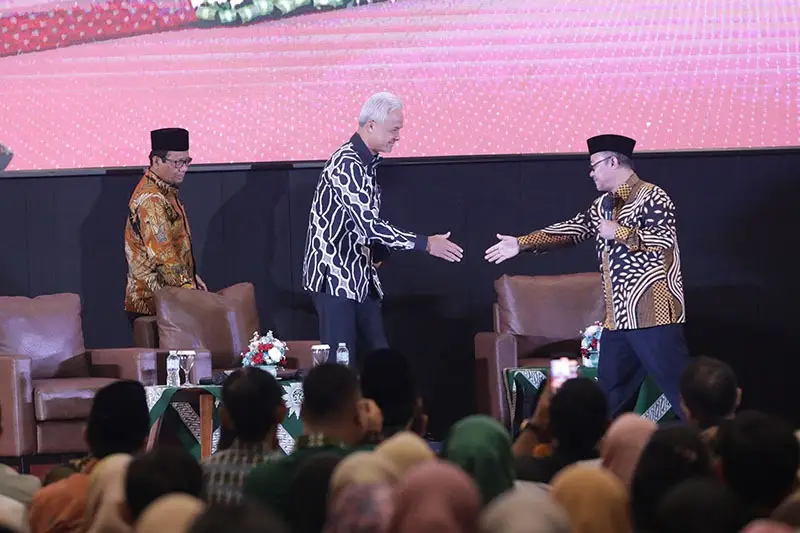 Ganjar-Mahfud MD Dialog...
