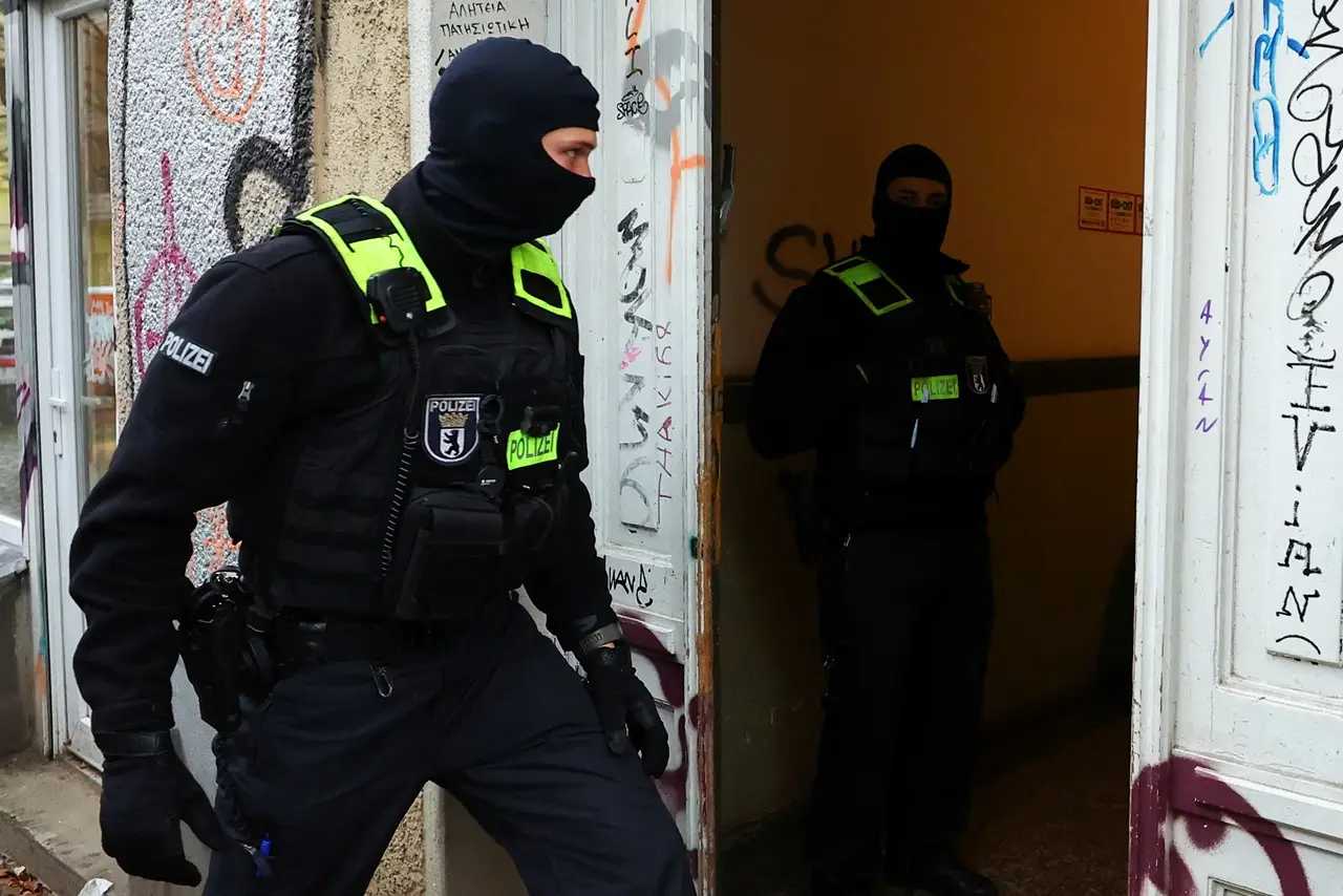 Polisi Jerman Gerebek...