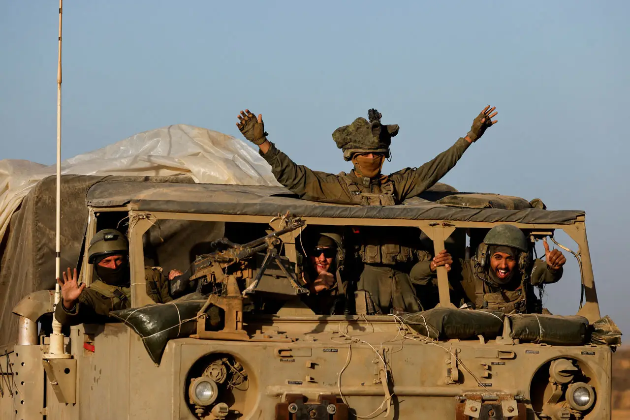 Senyum Sumringah Tentara...