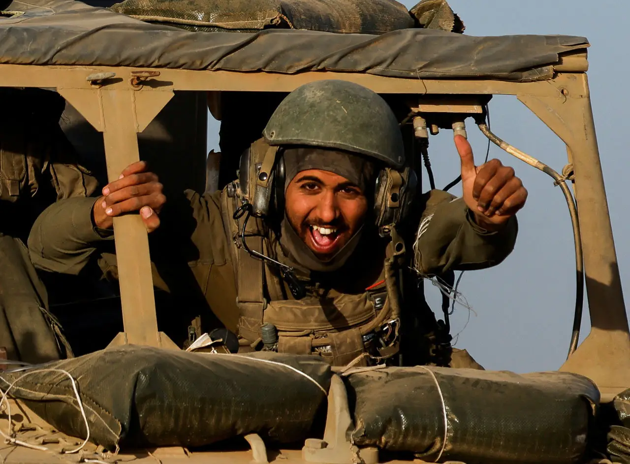 Senyum Sumringah Tentara...