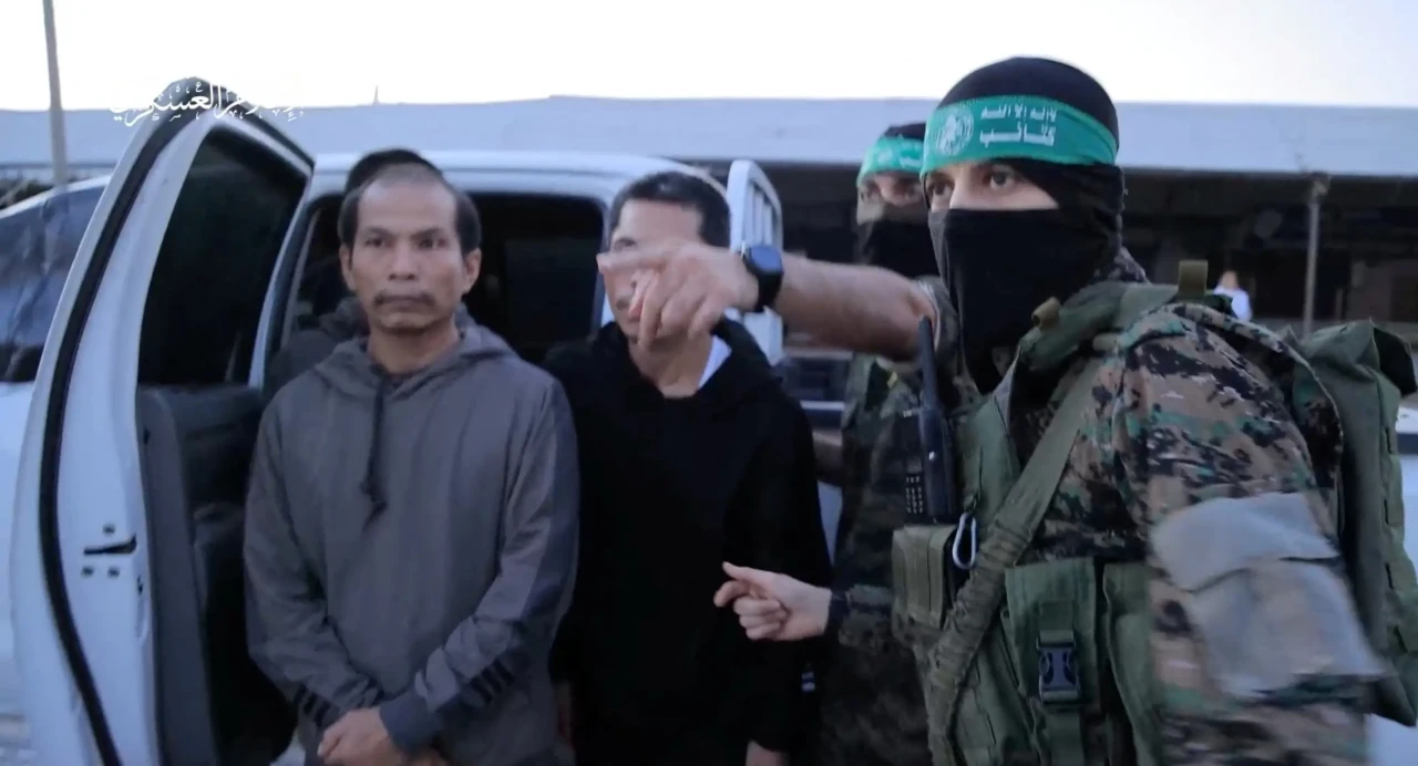 Hamas Bebaskan 24 Sandera!...