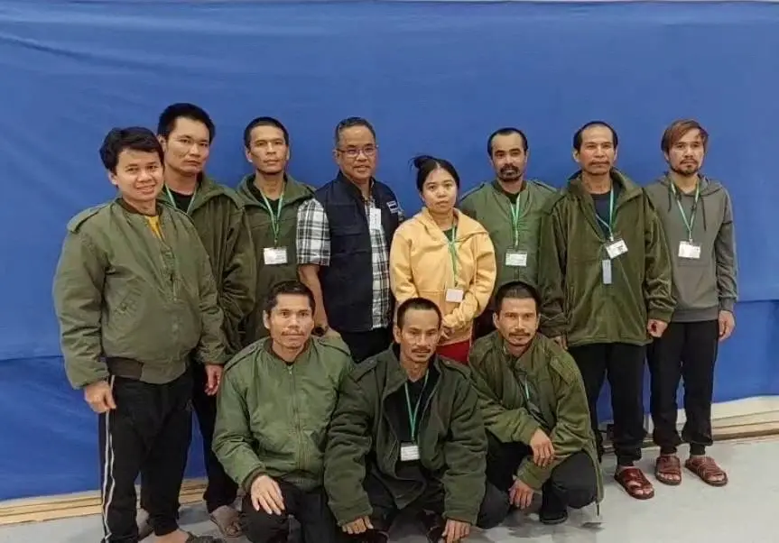 Dibebaskan Pejuang Hamas,...