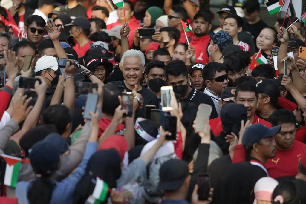 Lautan Manusia Hadiri...