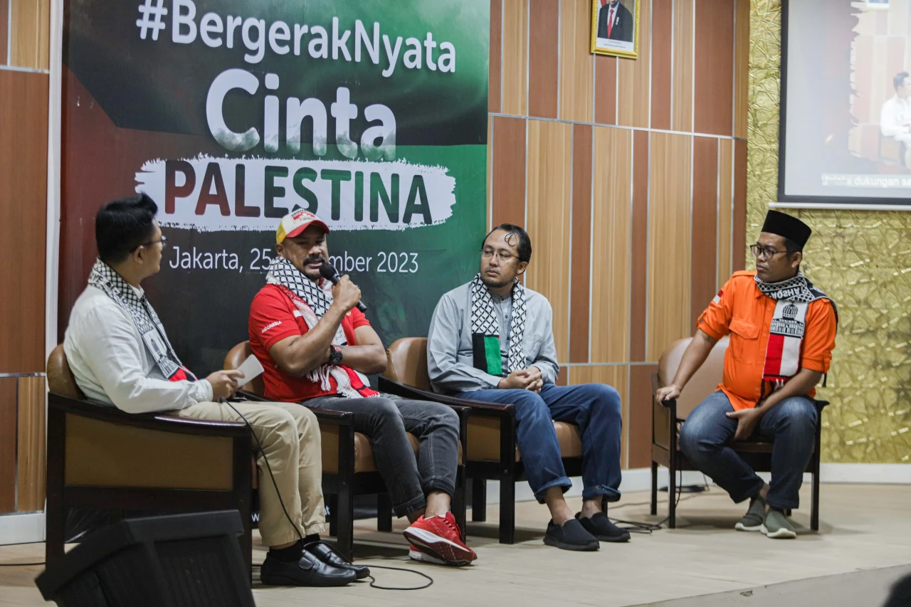 Cinta Palestina, Rumah...