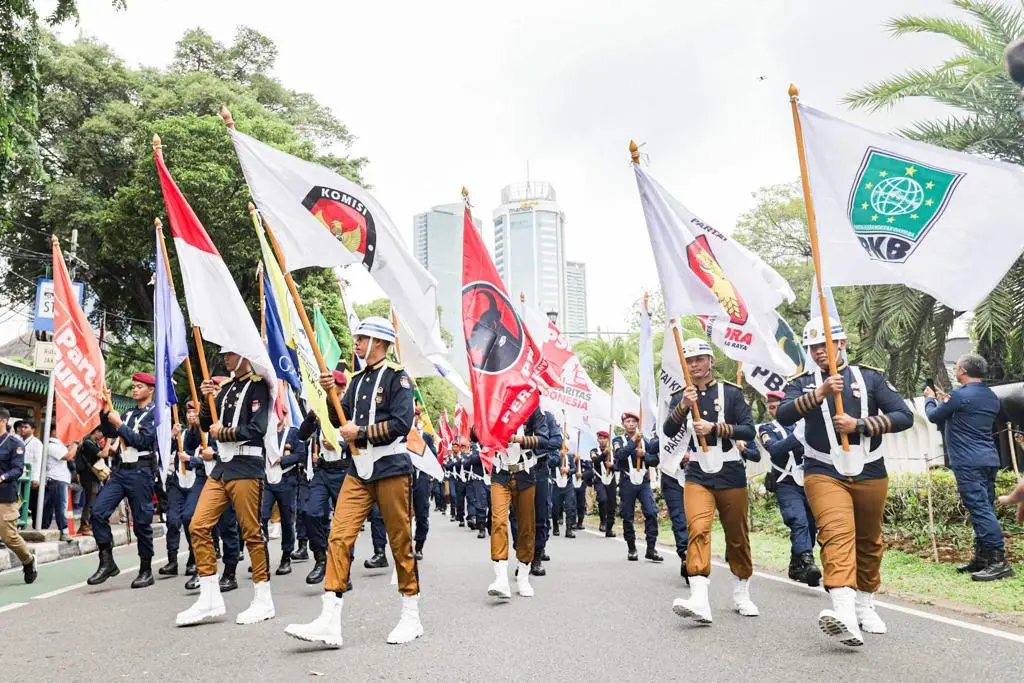 Parade Defile Meriahkan...