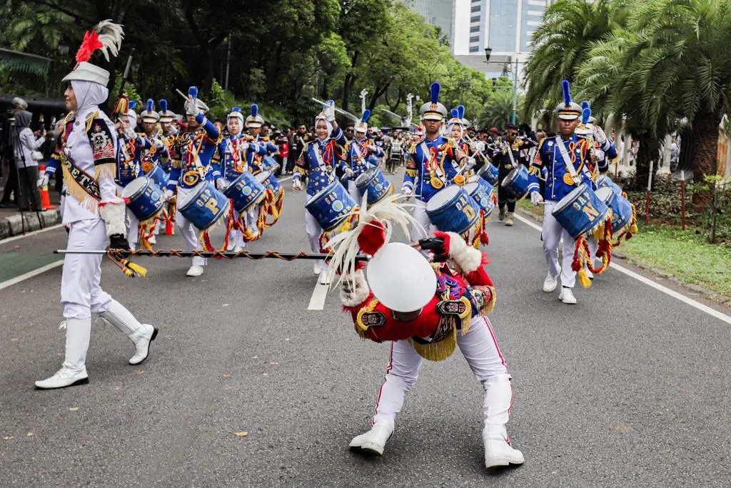 Parade Defile Meriahkan...