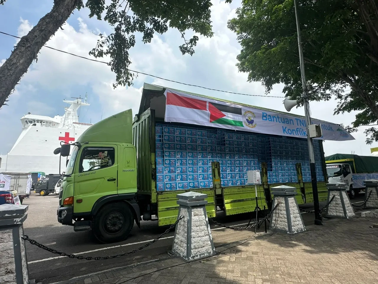 Kapal Rumah Sakit TNI...