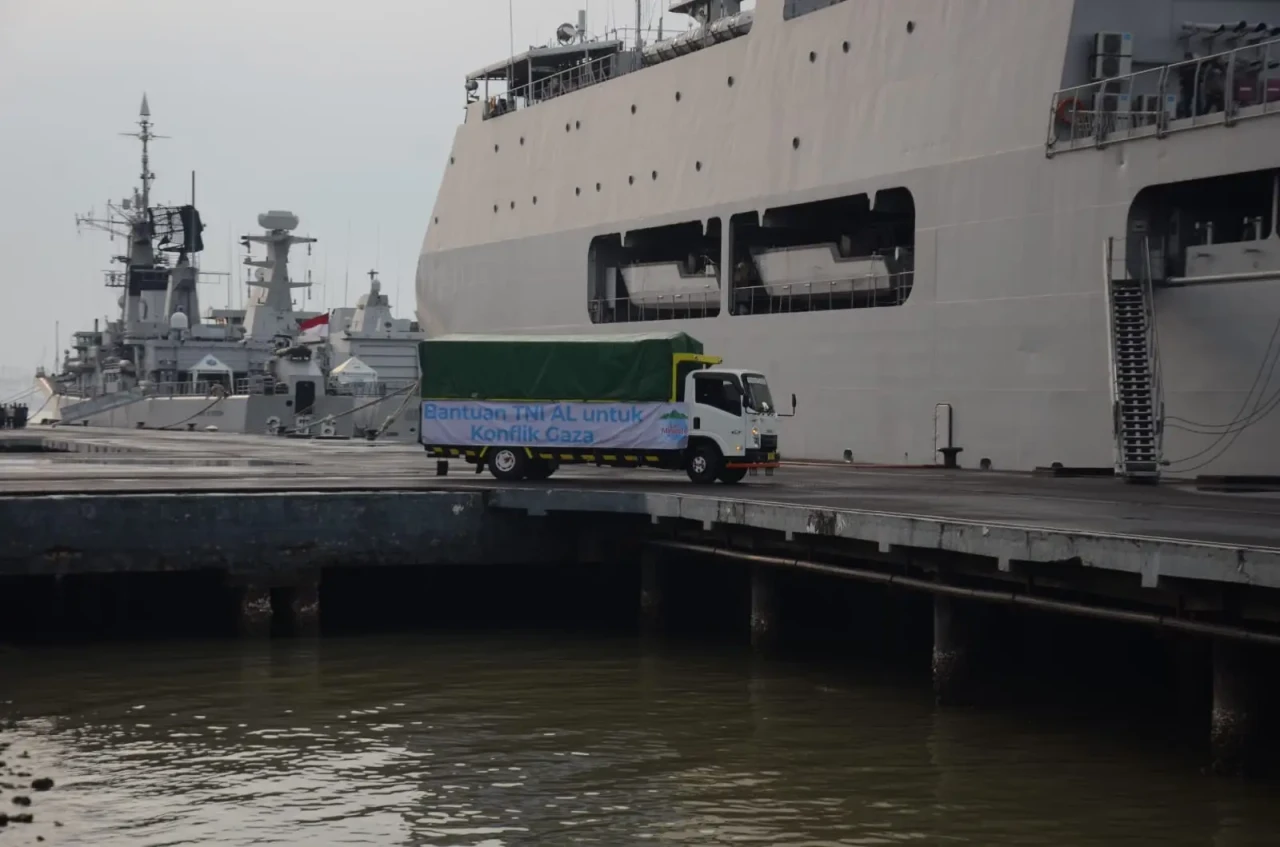 Kapal Rumah Sakit TNI...