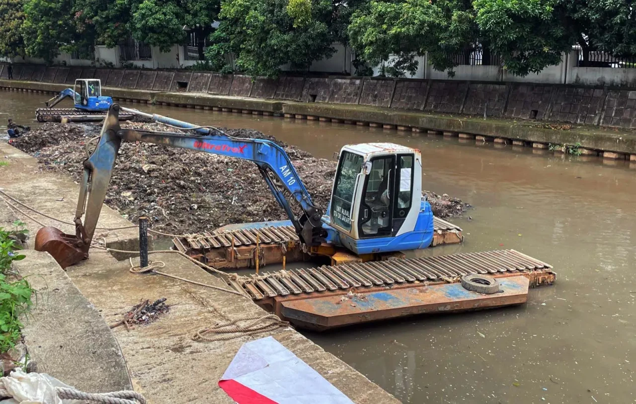 Cegah Banjir, Lumpur...