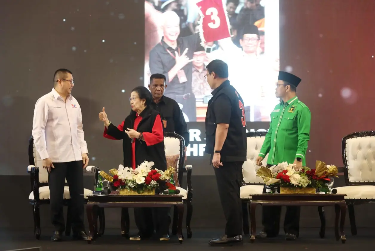 Rakornas Relawan Ganjar-Mahfud...