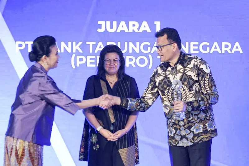 Sajikan Laporan Keuangan...