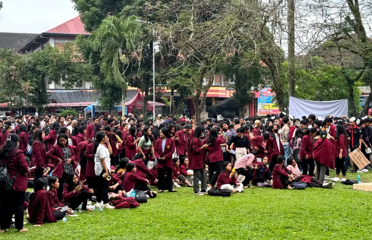 Mahasiswa Tolak Politik...