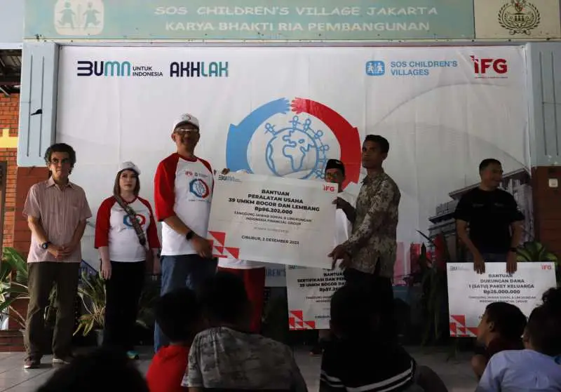 Gelar Volunteers Day,...