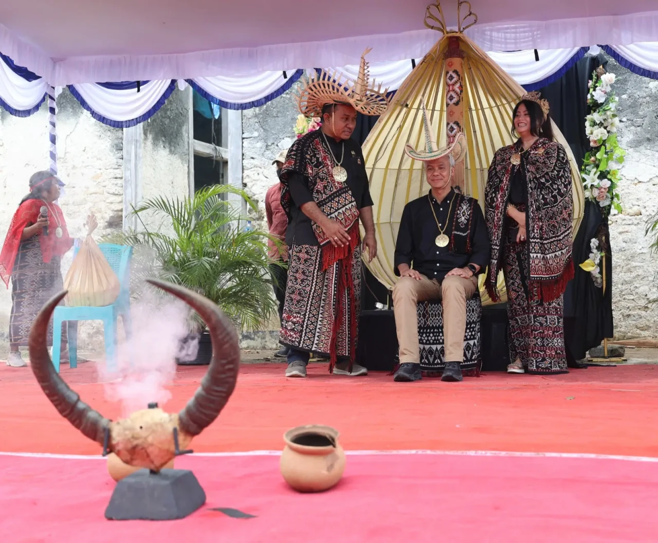 Disambut Hangat di Rote...