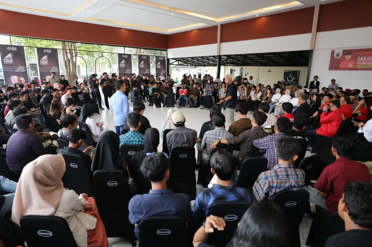 Begini Akrabnya Diskusi...