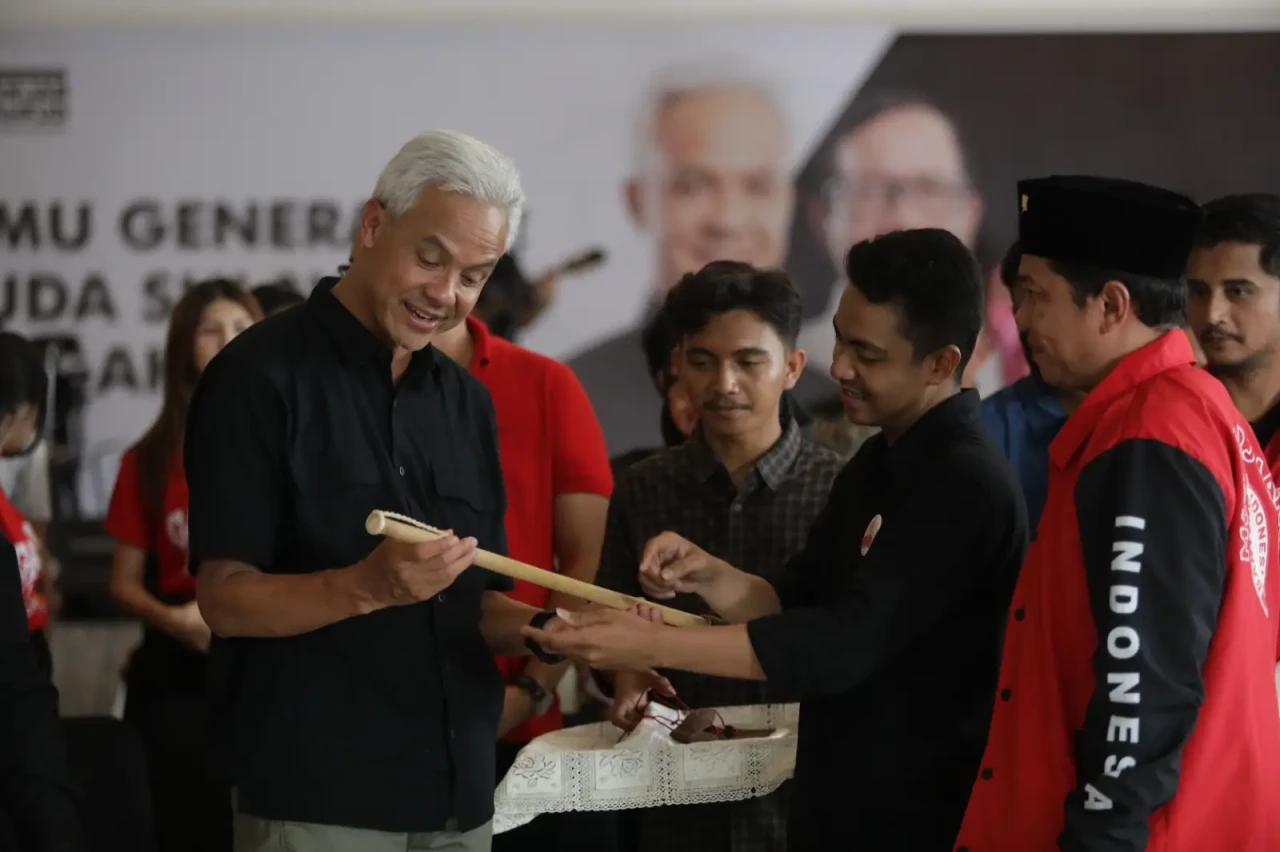 Begini Akrabnya Diskusi...