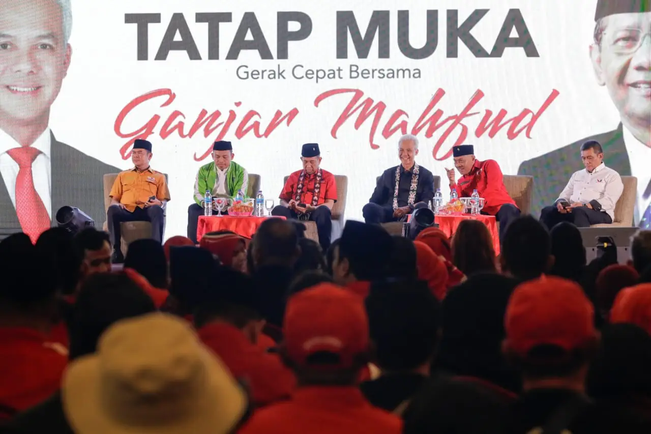 Ganjar Pranowo Hadiri...