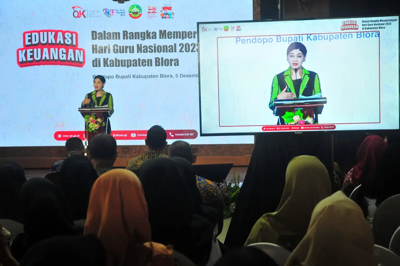 OJK Gelar Literasi Keuangan...