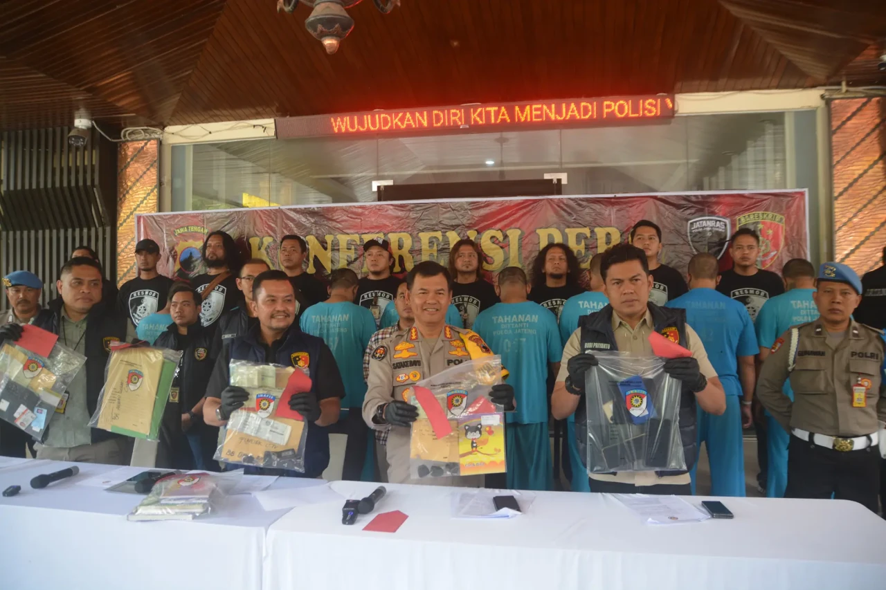 Polda Jateng Tangkap...