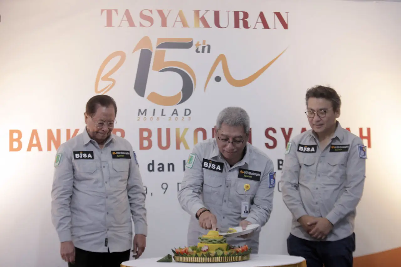 Rayakan Milad ke-15,...