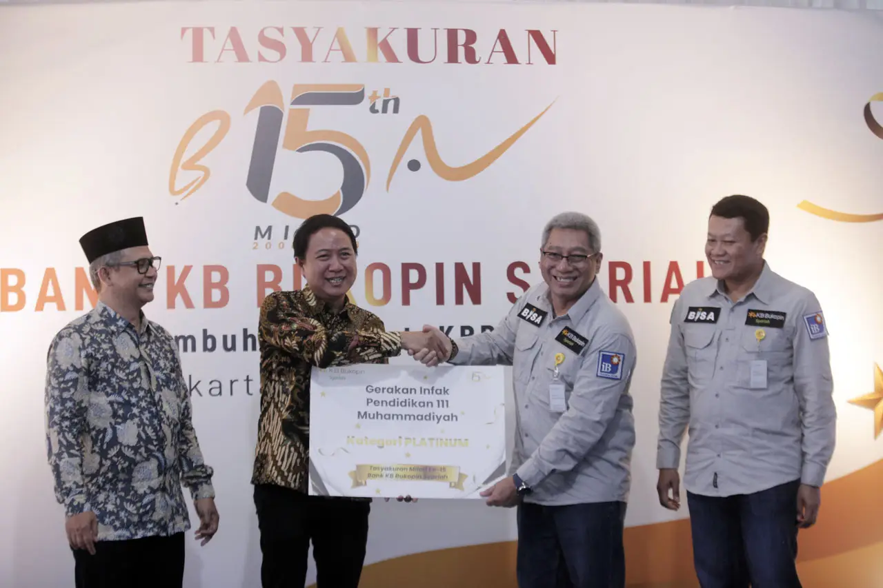 Rayakan Milad ke-15,...