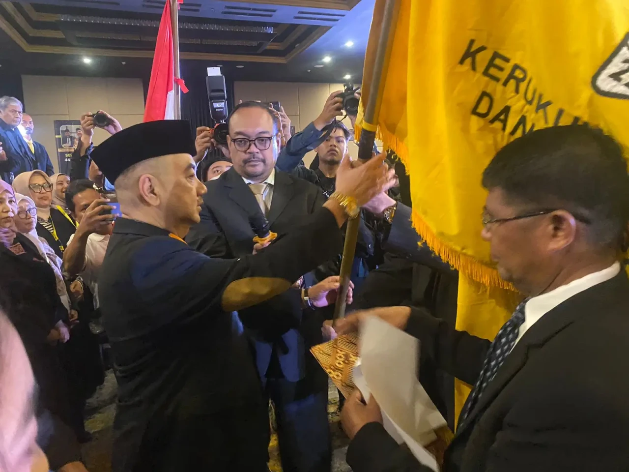 Perkuat Digitalisasi...