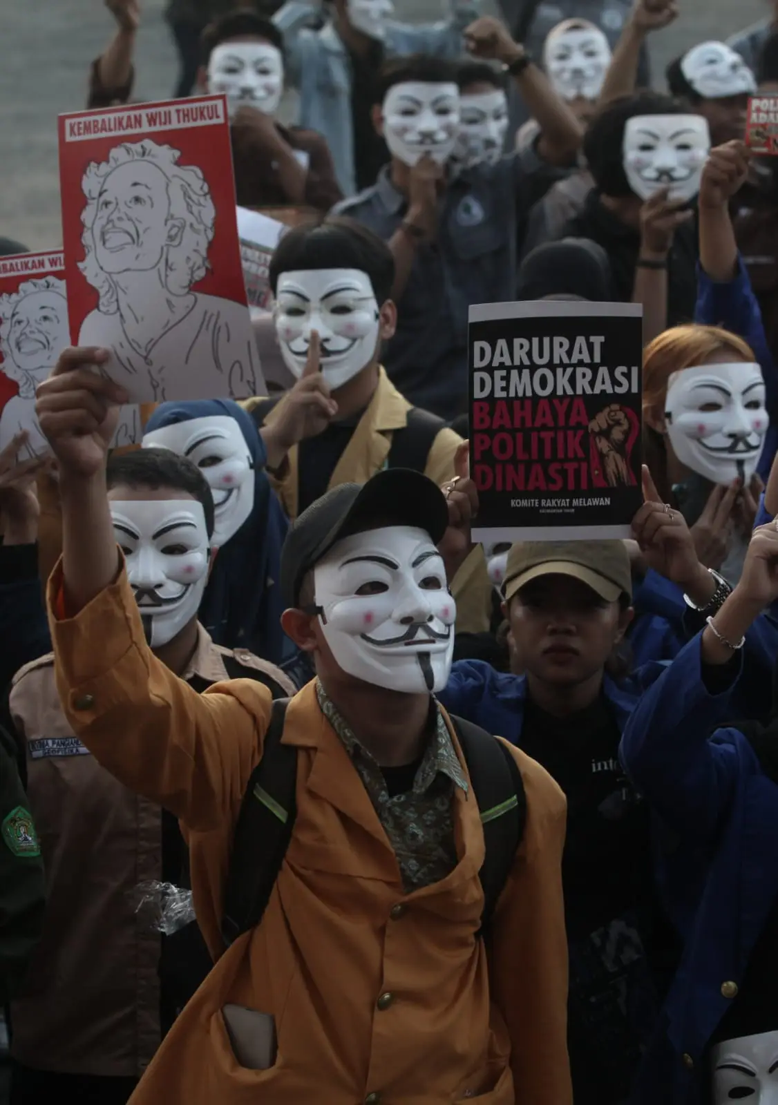 Ribuan Mahasiswa Gelar...