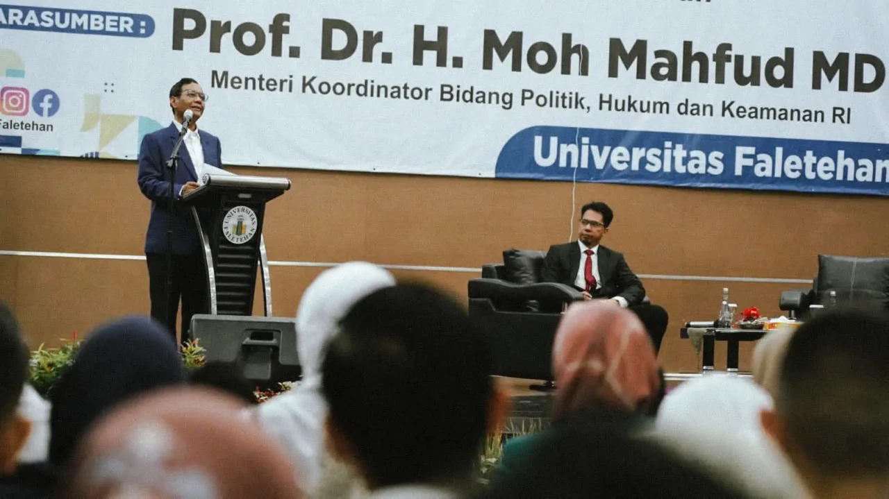 Mahfud Ajak Mahasiswa...