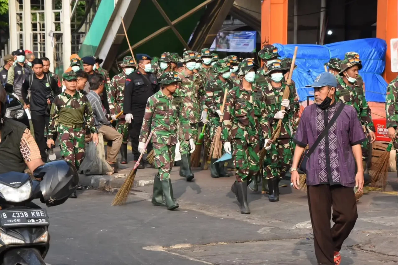 Pangdam Jaya Dampingi...