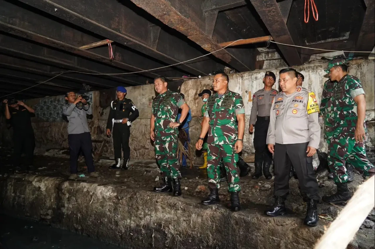 Pangdam Jaya Dampingi...