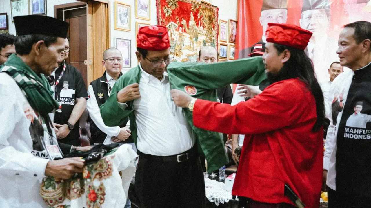 Mahfud MD Jadi Warga...