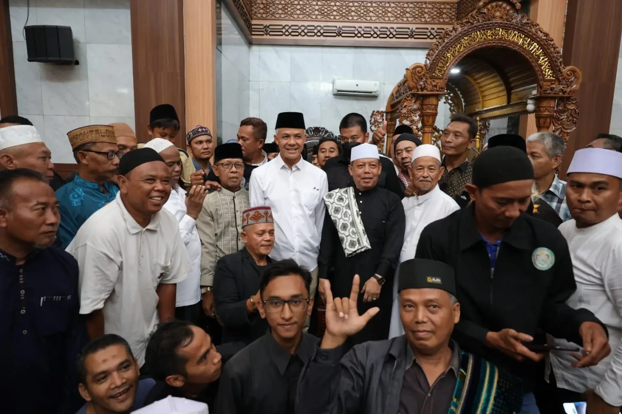Usai Salat Jumat, Ganjar...