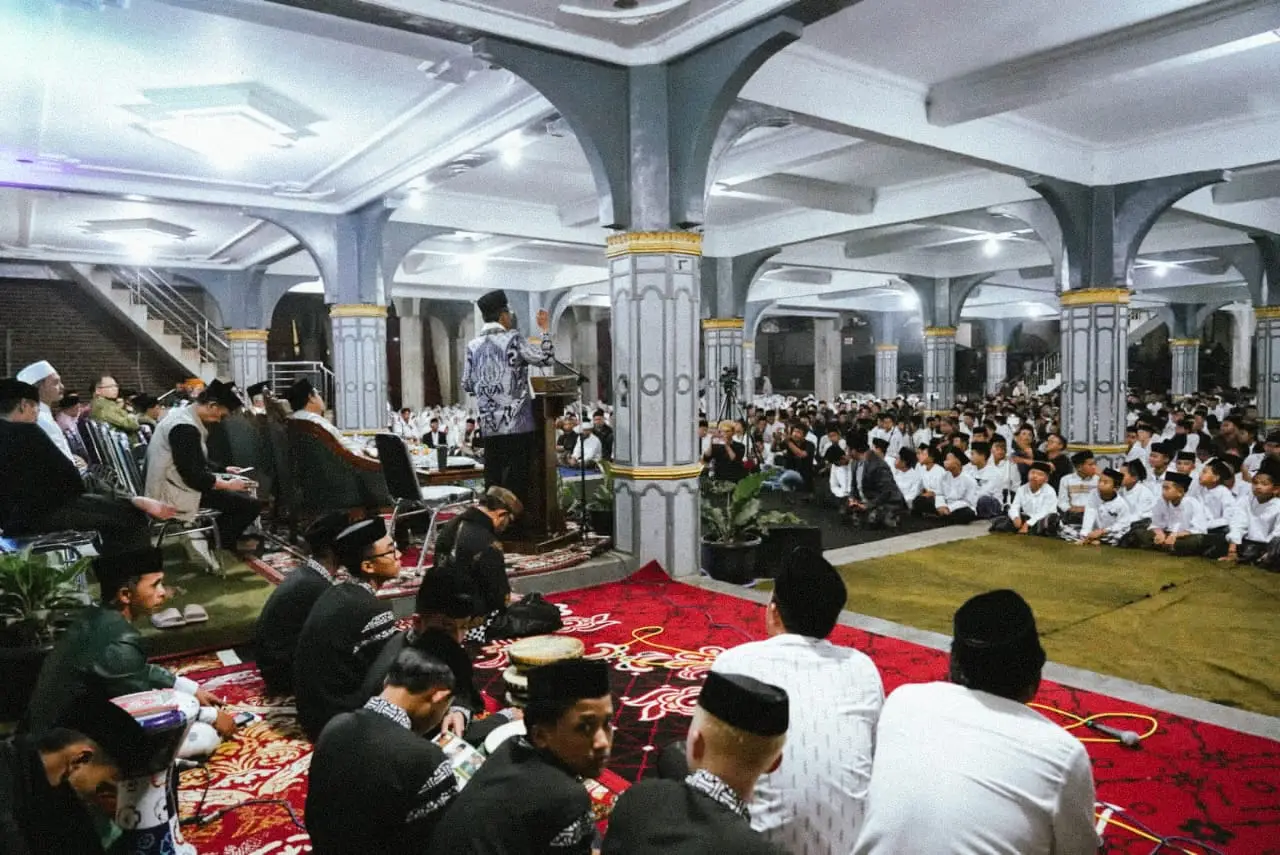 Pimpinan Ponpes Fauzan...