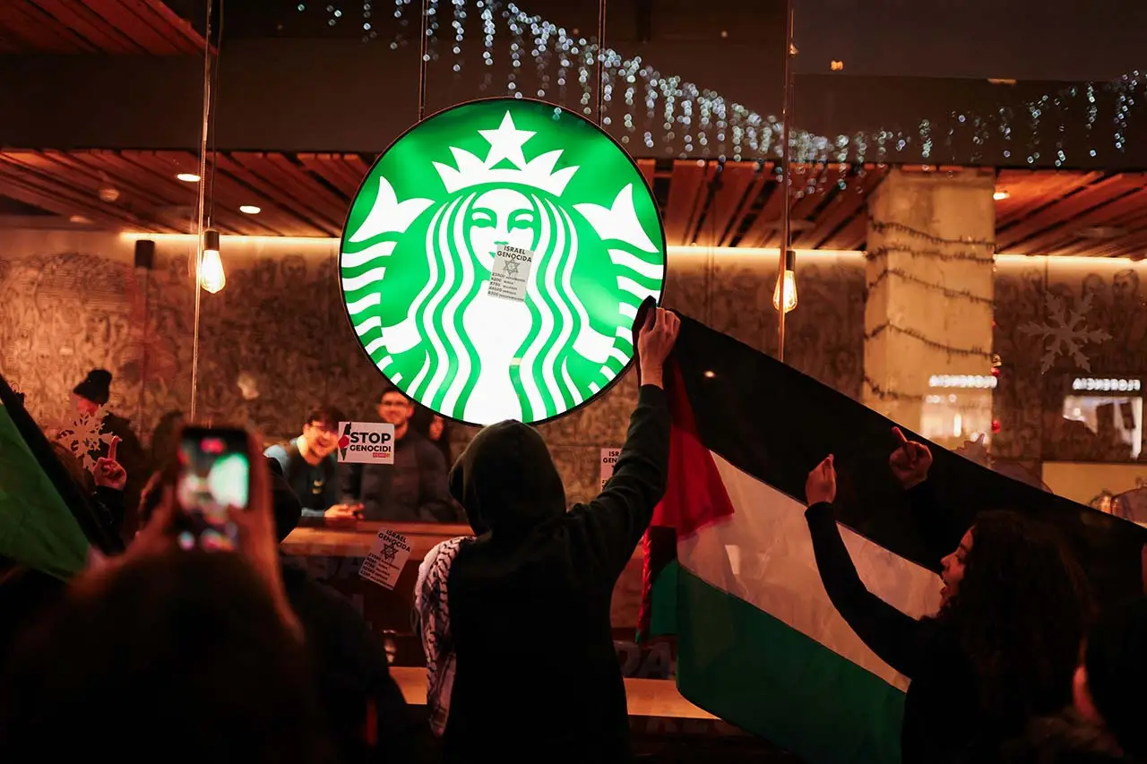 Dukung Palestina, Demonstran...