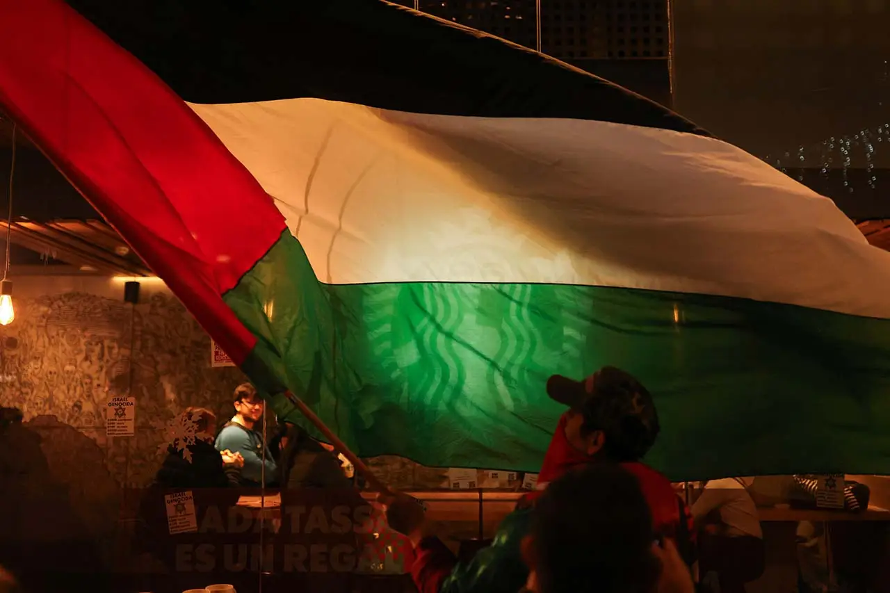 Dukung Palestina, Demonstran...