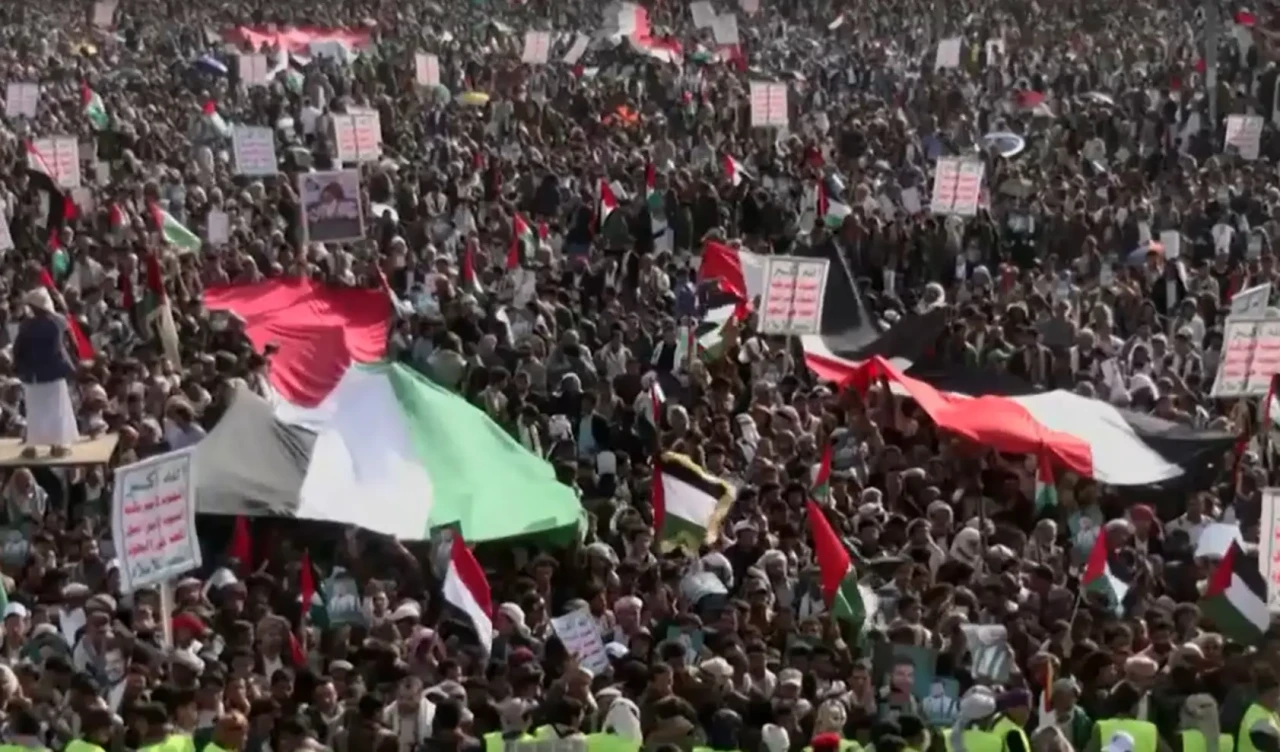 Rudal AL Houthi Yaman...