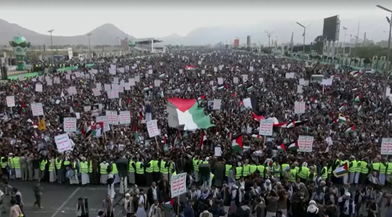 Rudal AL Houthi Yaman...