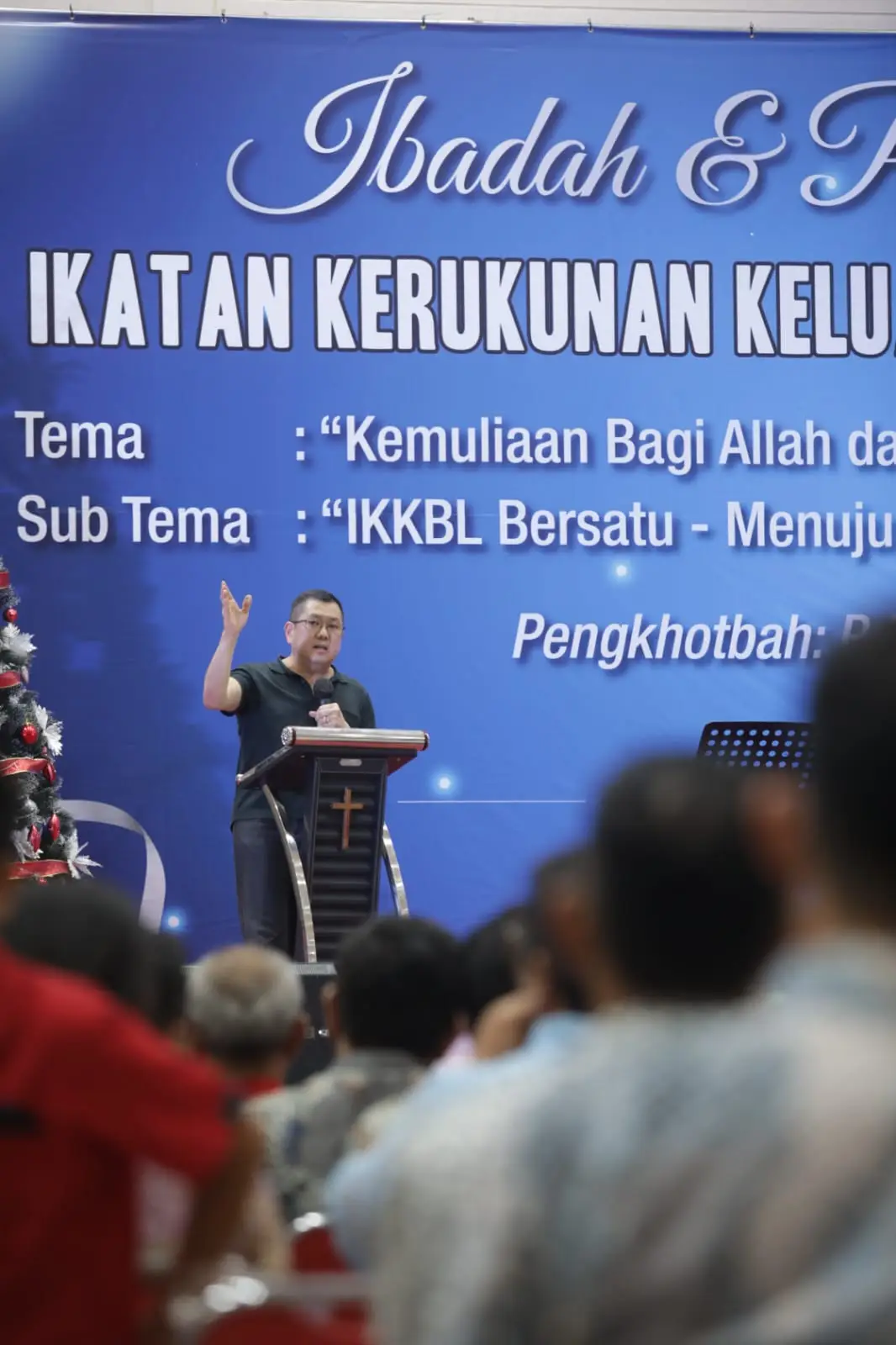 HT Hadiri Ibadah Natal...