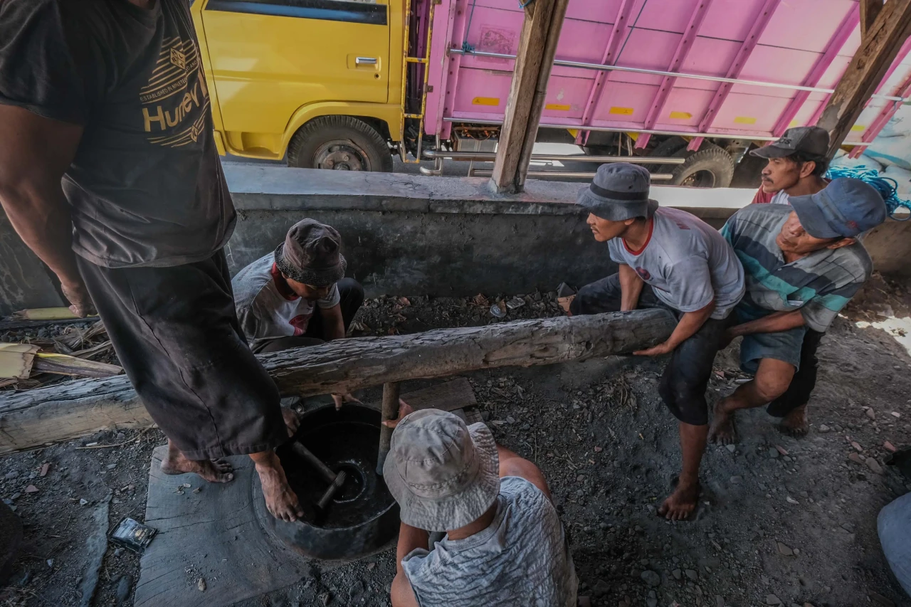 Melihat Tradisi Pembuatan...